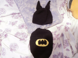 Baby set similar to bat character cape &amp; hat set crocheted  0-6mth - £14.26 GBP