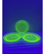 Vtg Uranium Glass Green Plates Set - $28.02