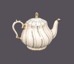 Sadler 3403 hand-decorated four-cup teapot made in England. Flaws. - £44.06 GBP