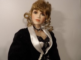 Marilynn Aldred Titanic Molly Brown Porcelain Doll 25 Inch 1999 - £181.55 GBP