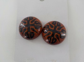 SHE SHELLS ROUND CLIP-ON EARRINGS PAINTED BLACK BROWN WOOD FASHION JEWEL... - $13.99