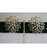 Vintage Signed Emmons Clip-on Earrings Gold Tone Flower Rope Petals 1.75... - $239.68 MXN