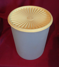 Tupperware Servalier Canister Vintage White With Harvest Gold Lid 808-2 805-5  - £7.85 GBP