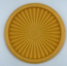 Tupperware Servalier Bowl Replacement Seal Lid 812 Yellow EUC USA - £5.49 GBP