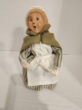 Byers&#39; Choice Caroler 1998 Williamsburg Young Girl w/ Stick (Missing Hoop)  - £31.96 GBP