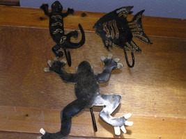 Lot of 3 Lightweight Black &amp; Gilt Painted Metal Amphibian FROG Lizard Fish Wall - £7.53 GBP