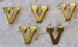 MILITARY MEDAL RIBBON ATTACHMENT LETTER &quot;V&quot; FOR VALOUR LOT OF 5 DEVICES - $91.29 MXN