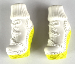 Monster High Spectra Vondergeist Ghoul Sports Doll Shoes White/Yellow ~2014 - £9.46 GBP