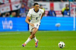 Trent Alexander-Arnold Poster, Size: 24 X 36 | 18 X 24 | 12 X 16 #SC-2157338245 - £15.40 GBP+