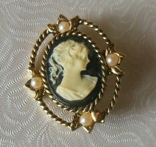 Vintage Stamped 14K Gold Filled Black &amp; White Faux Pearl Cameo Brooch - $829.72 MXN