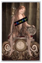 Francese Art Nouveau Risque Donna Seduto Su Ornate Clock Unp Udb Cartolina Y16 - £35.63 GBP