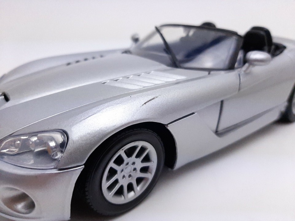 Motor Max 2003 Dodge Viper STR10 1:18 Diescast Yellow Item image 3