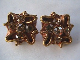 Vintage Gold Toned Clip Earrings 24k Trimmed - £11.73 GBP