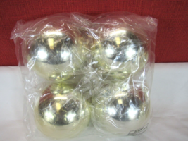 N591238DSV 4.75&quot; Champagne Shiny Ball Ornament-4 Balls C210118 - $29.39