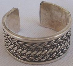 Ariel man ring - $454.79 MXN