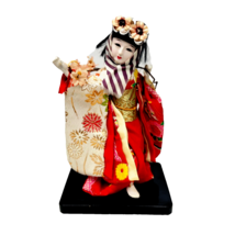 Vintage Japanese Geisha Doll With Silk Kimono &amp; Flowers Wood Base 7.75&quot; - £26.07 GBP