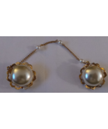 Vintage Large Faux Pearl Gold Tone Sweater Clip w small pearl adornments... - €17,04 EUR