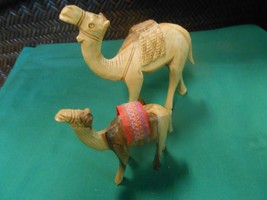Gread Handcarved Wood Pair of CAMEL Figures - $29.29