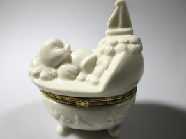 Hinged Duck In A Tub Trinket Box Cream Beige Embossed Porcelain Gold-Ton... - $19.77