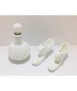 LOT Fenton Milk Glass White Hobnail Glass Shoe W/Cat + Perfume Bottle &amp; ... - $1,246.59 MXN