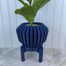 The Vaki Indoor Planter with Drainage Holes, Saucer and Stand,3D Printed... - $28.06