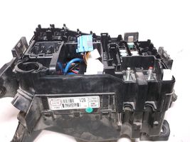 2018..18  HYUNDAI  ELANTRA GT  / ENGINE BAY/  FUSE/RELAY/BOX image 2