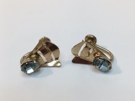 Vintage Scitarelli Screw Back Earrings Aqua Blue Rhinestone Bee Gold Tone - £15.98 GBP