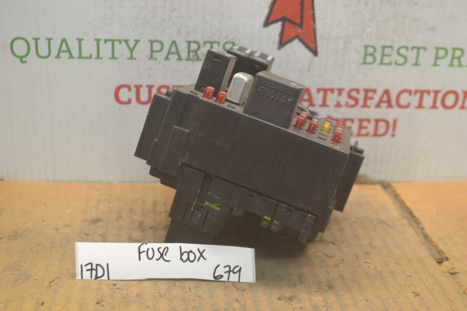 1999-2002 Chevrolet Silverado Fuse Box Relay Unit 15319400 Module 679-17D1 - $9.99
