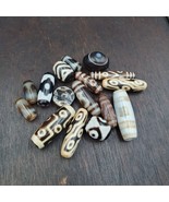 Lot 16 anciennes perles tibétaines himalayennes pendentif amulette dzi b... - $489.66 CAD