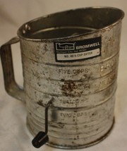 Vintage Bromwell NO. 40 5 Cup Bromwell&#39;s Measuring Sifter Metal &amp; Plasti... - $16.61