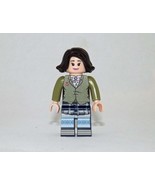 Minifigure Female Girl Green Jacket C Bulk Block - $8.19