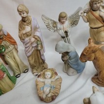 Nativity Creche Set Porcelain 11 pieces 2&quot; to 6&quot; In Own Box Vintage  - £20.27 GBP