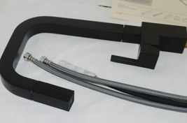 Delta Junction 19825LFBL Single Handle Pull Down Kitchen Faucet Matte Black image 4