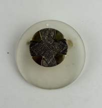 Vintage Round Translucent Brass Tone Pendant Pin Broach - €8,30 EUR