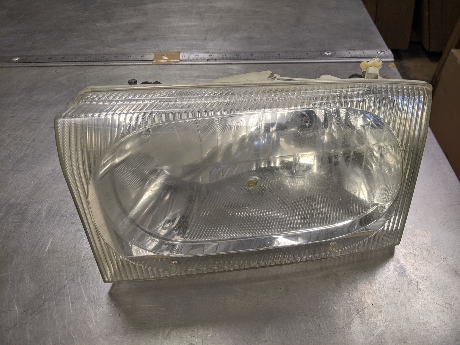 Driver Left Headlight Assembly For 99-04 Ford F-250 Super Duty  7.3 - $41.53