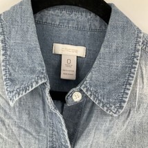 Chicos Denim Shirt Jacket Shirtail Hem Button Pocket Flap Size 0 Roll Tab Faded - £23.25 GBP