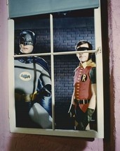 Batman TV series Batman &amp; Robin look thru window Adam West Burt Ward 24x30 poste - £23.59 GBP