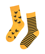 SCAREDY-CAT striped Halloween socks with a yellow cat - £7.43 GBP