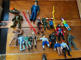 Mixed Lot of Poseable &amp; Not Plastic Army Hunting Fishing Pirate Policeman Action - £11.71 GBP