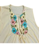 Vanity Fair Vintage Nylon Yellow Embroidered Flower Small Nightgown - $46.90 CAD