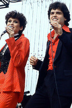 The Osmonds Donnie and Marie singing in concert 11x17 Mini Poster - £15.82 GBP