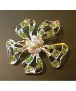 Green Crystal Rhinestone Silver Tone Flower 5 Petals Brooch Pin Wedding ... - £5.55 GBP