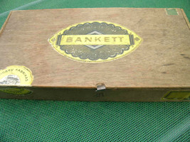 Antique Rare Wooden Cigar Box Bankett Werblowsky Factory Jewish Lithuania 1935 - £101.98 GBP
