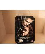 TWILIGHT THE MOVIE CARD GAME IN A TIN EDWARD &amp; BELLA - $434.68 MXN