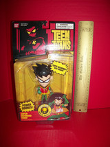 DC Comics Teen Titans Action Figure Super Deform Robin Head Shake Character Toy - £15.26 GBP