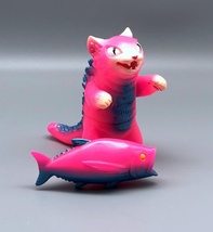 Max Toy Pink Dai Kaiju Negora w/ Fish - Ultra-Rare image 3