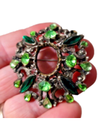 Vintage Brooch Pin Emerald Green Multi Stone Leaf Circle Gemstone  - £14.67 GBP