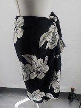 Favant Womens Scarf Wrap 42 X 67 Black White Hibiscus Flower Sarong Cover Fringe - £12.98 GBP