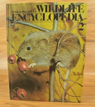 Book Hardcover Funk &amp; Wagnalls Wildlife Encyclopedia Volume 2 Estate Find - £11.69 GBP