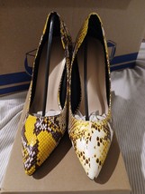 Womens Snakeskin Pointed Toe Stiletto Pumps Yellow Size 10 - $19.99